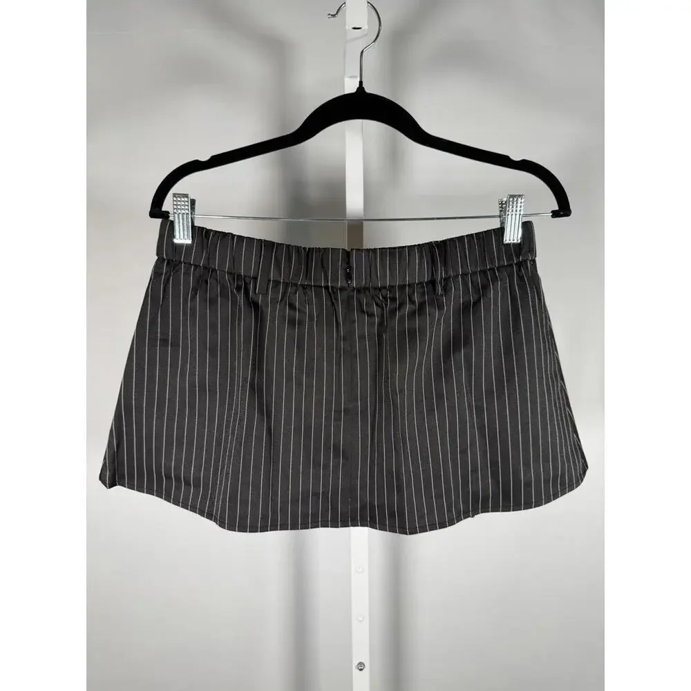 NWT Halara Black Pinstripe Pleated 2-in-1 Built-In Shorts Size Large - Picture 4 of 6